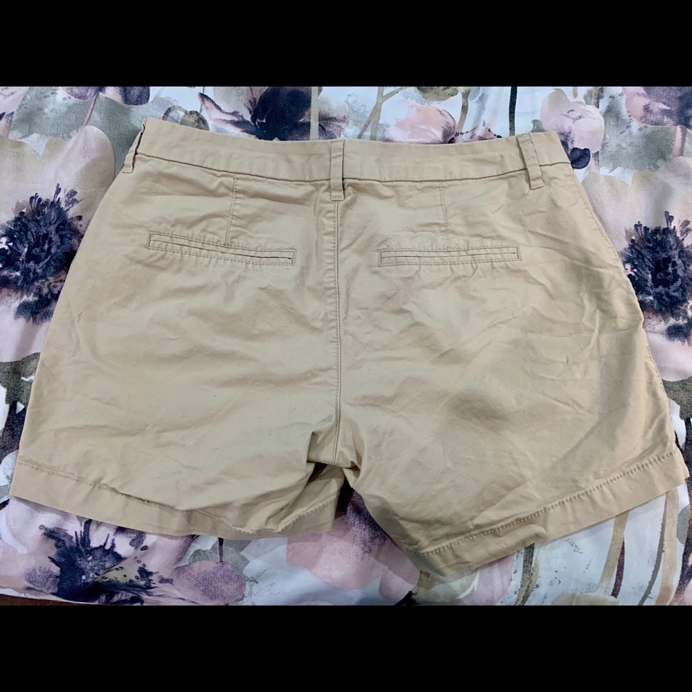 Tan Shorts 🩳